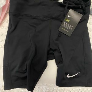 Nike new with tags biker shorts with pockets